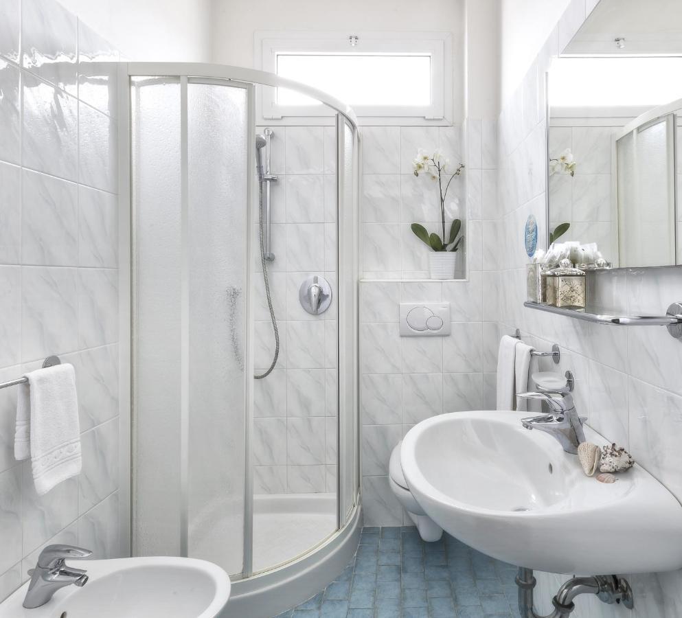 Hotel Carignano Riccione Luaran gambar