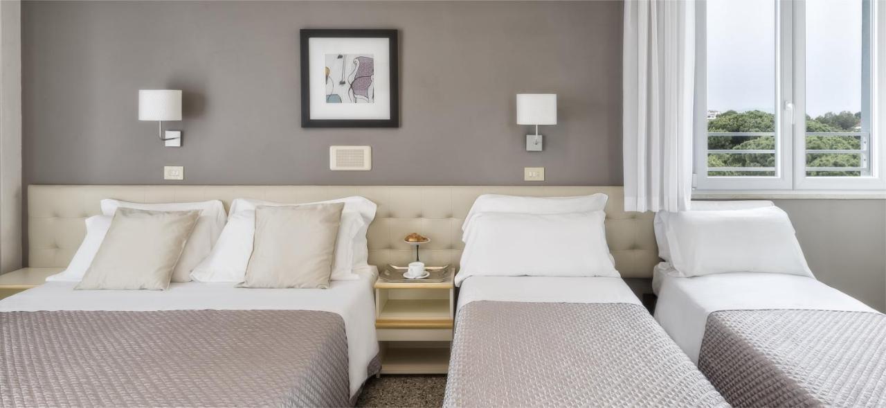 Hotel Carignano Riccione Luaran gambar